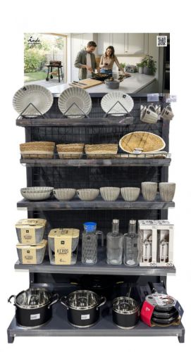 Display De Metal Da Campanha Izaro — vista 1